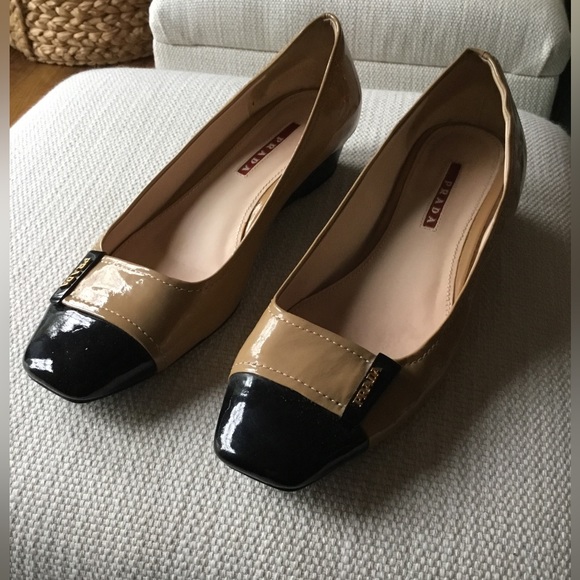 COPY - Prada Patent Leather Two Tone Flat Size 39.5 European which is 8 1/2 US. - Picture 1 of 6